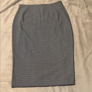 Pencil Black and White Skirt midi length